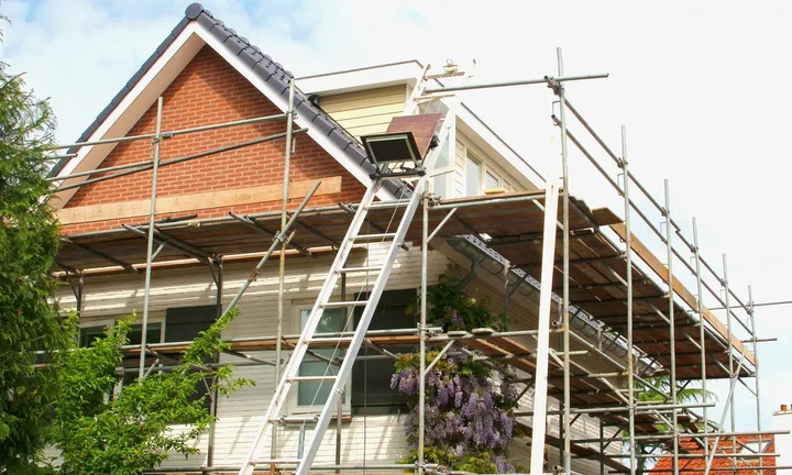 Outside,Renovation,Of,Modern,Residential,House,,Scaffolding,Tower